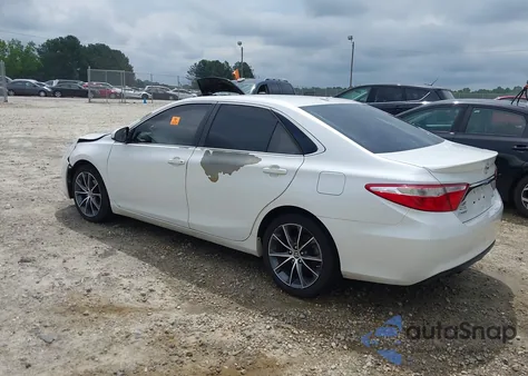 2015 Toyota Camry Xse z USA, uszkodzony, nr VIN 4T1BF1FK3FU934477